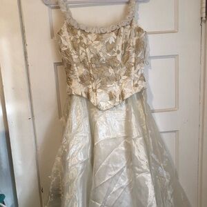 Aspeed Cream and Gold Gown